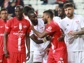 Antalyaspor evinde Sivasspor ile berabere kaldı