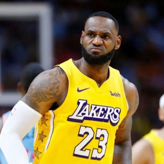 Lebron James: Güvenli olur ya da olmaz, sezonu bitirelim