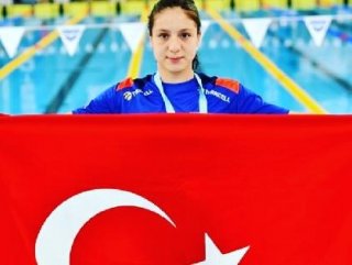 Milli yüzücü Merve Tuncel olimpiyatlara gidiyor