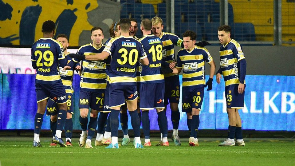 MKE Ankaragücü taraftarıyla bütünleşerek Galatasaray’ı yenmek istiyor